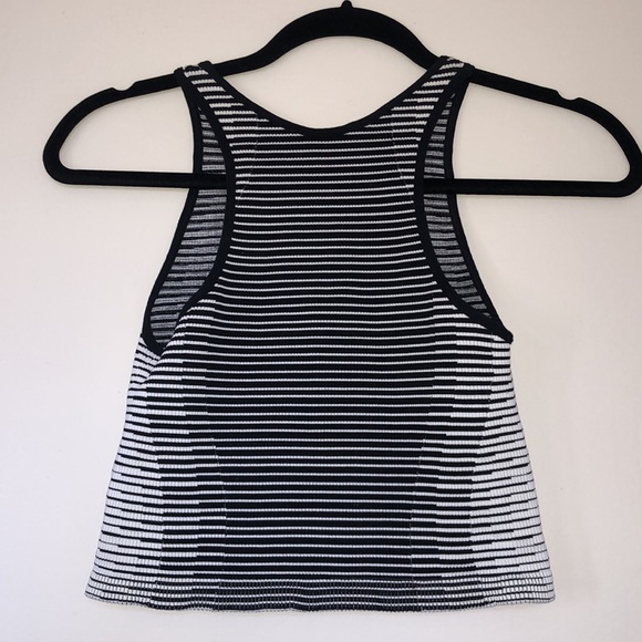 NEW WITH TAGS BCBGeneration Seamless Black/White Crop top - Picture 6 of 7